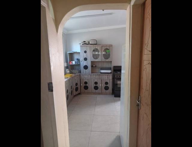 2 BEDROOM PROPERTY TO RENT IN CLAREMONT